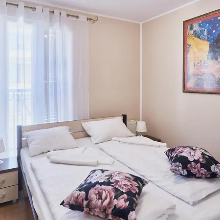 Promenada I, Sun & Snow *