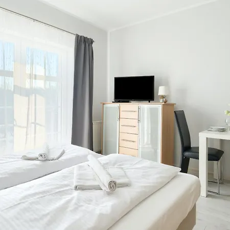 Promenada I, Sun & Snow