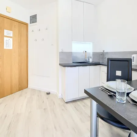 Promenada I, Sun & Snow *