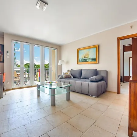 Promenada I, Sun & Snow