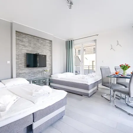 Promenada I, Sun & Snow