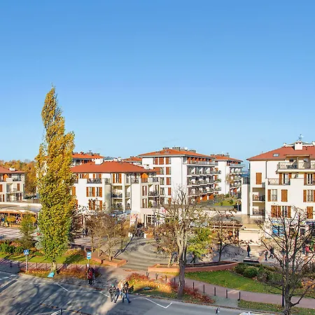 Promenada I, Sun & Snow