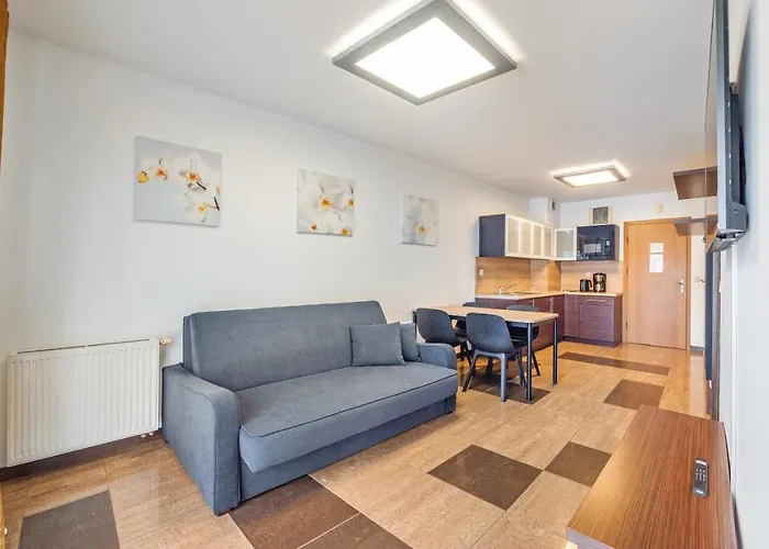 Promenada I, Sun & Snow