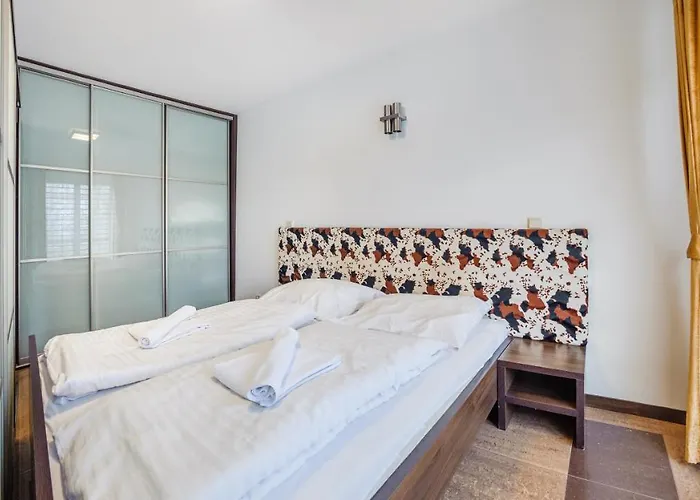 Promenada I, Sun & Snow