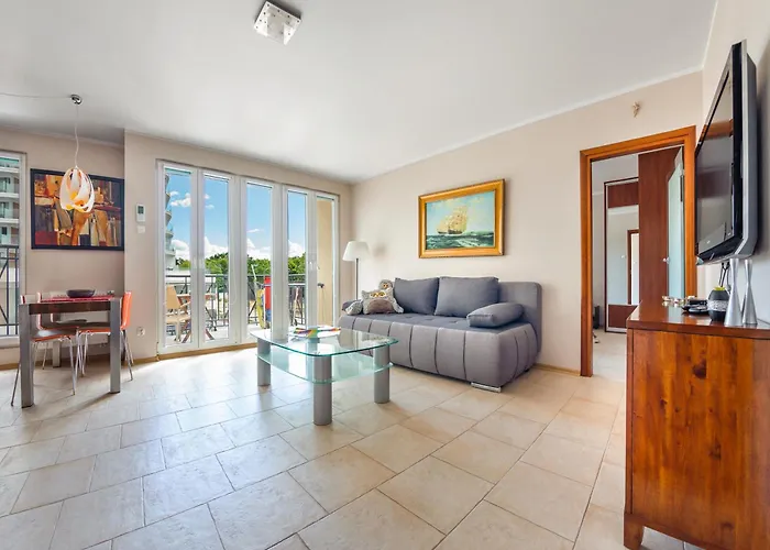 Promenada I, Sun & Snow