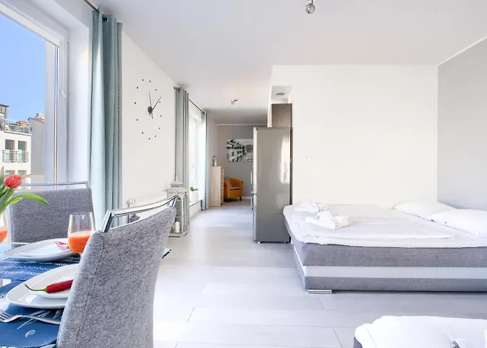 Promenada I, Sun & Snow *