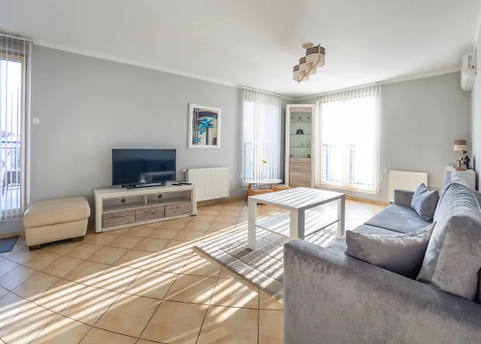 Promenada I, Sun & Snow